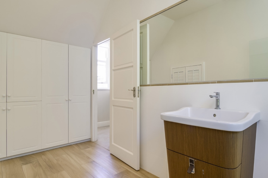 5 Bedroom Property for Sale in Constantia Western Cape
